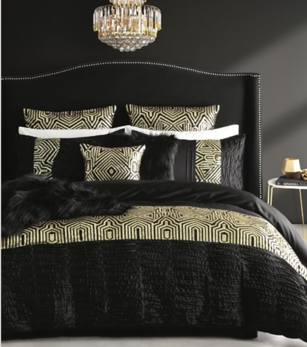 Queen size Ritz logan & mason 5 piece set  gold sequence