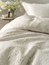 Treviso latte grace by linen house Queen  5 piece set beige  cream