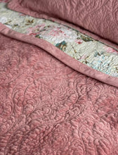 Plush velvet bedspread coverlet queen king quilted provincial damask pink floral cotton reverse