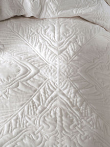 King size Isadora sugar quilt cover set by Linen house bridal off white