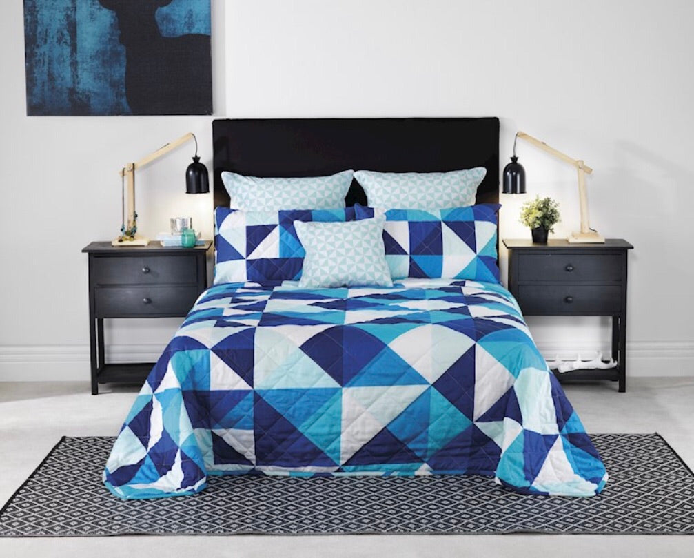 Sale 3 piece Cruze by Bianca bedspread blue boy navy single