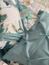 5 piece set Queen / king bedspread coverlet floral green blue turquoise aqua summer vibrant Relax