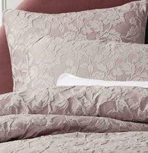 new 3PCS PRAIRIE BLUSh QUILT COVER SET BY LOGAN AND MASON PLATINUM PINK King
